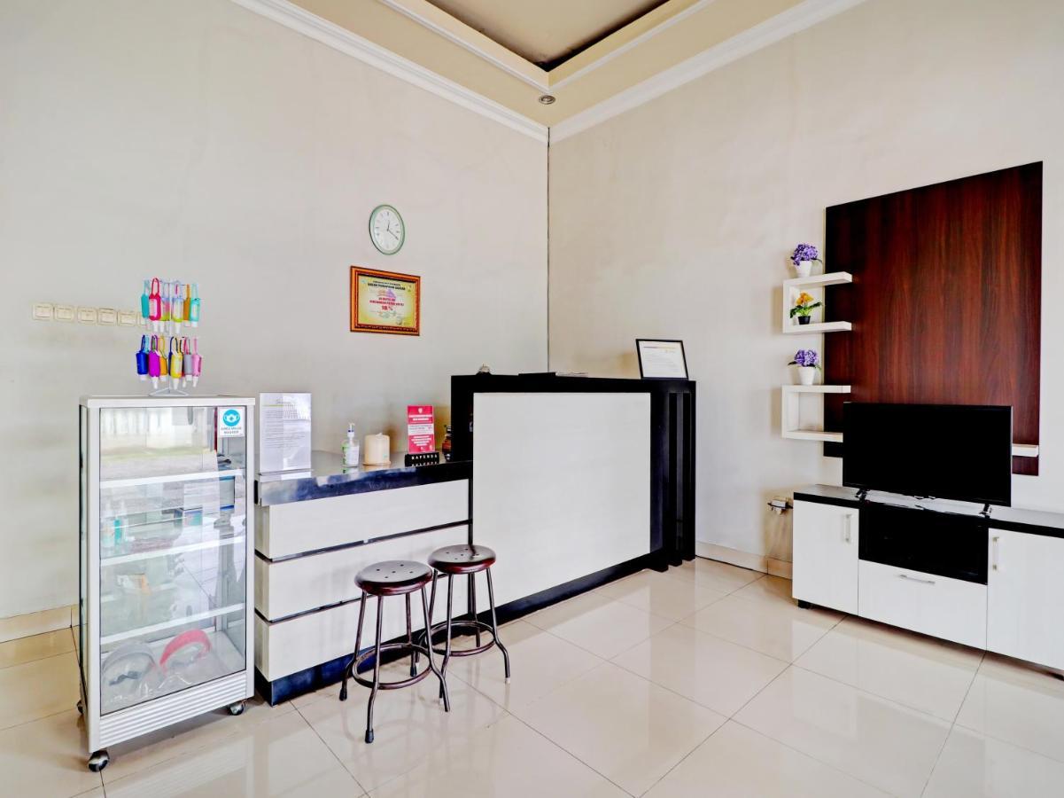 Oyo 90347 Hotel Srikandi Syariah Тасікмалая Екстер'єр фото