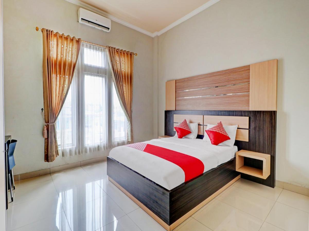 Oyo 90347 Hotel Srikandi Syariah Тасікмалая Екстер'єр фото