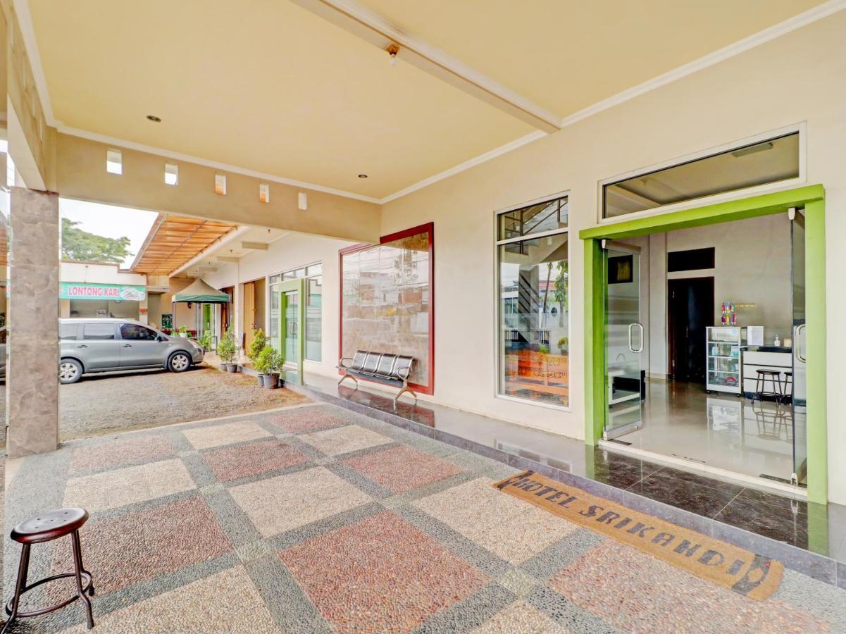 Oyo 90347 Hotel Srikandi Syariah Тасікмалая Екстер'єр фото