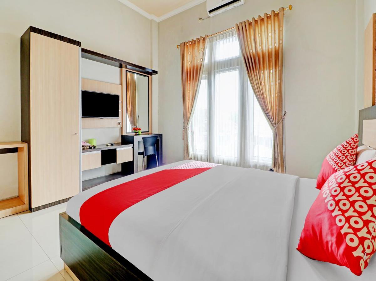 Oyo 90347 Hotel Srikandi Syariah Тасікмалая Екстер'єр фото