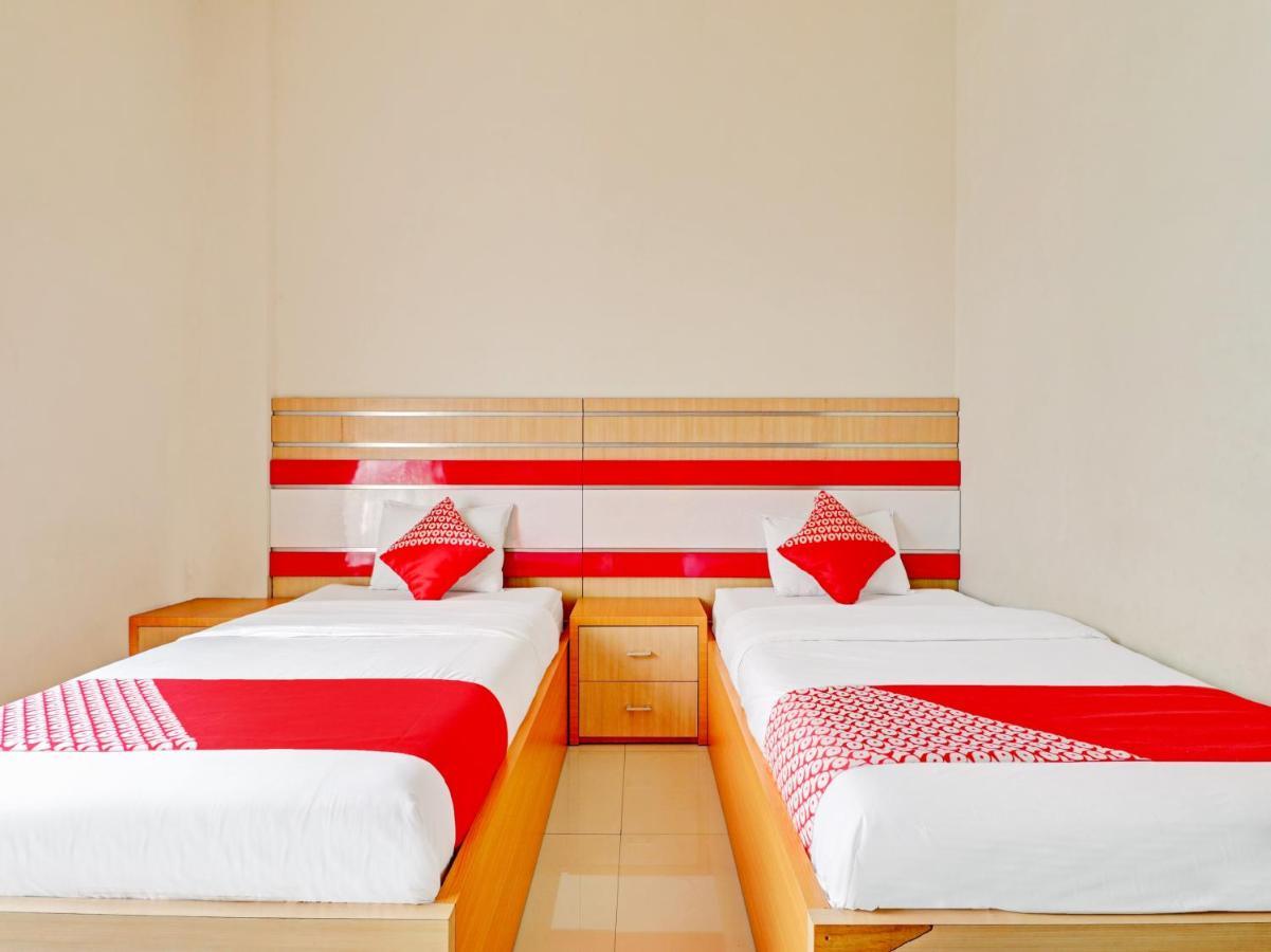Oyo 90347 Hotel Srikandi Syariah Тасікмалая Екстер'єр фото