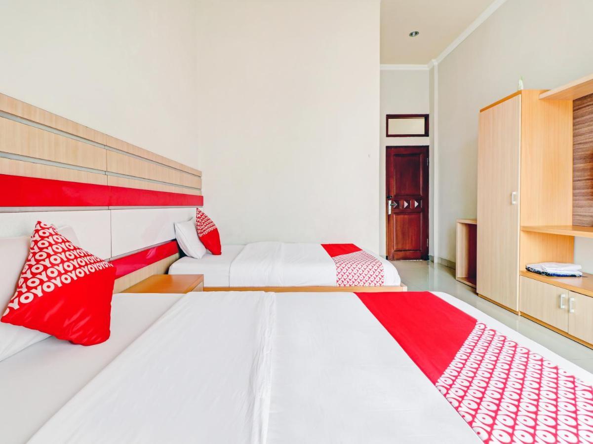 Oyo 90347 Hotel Srikandi Syariah Тасікмалая Екстер'єр фото