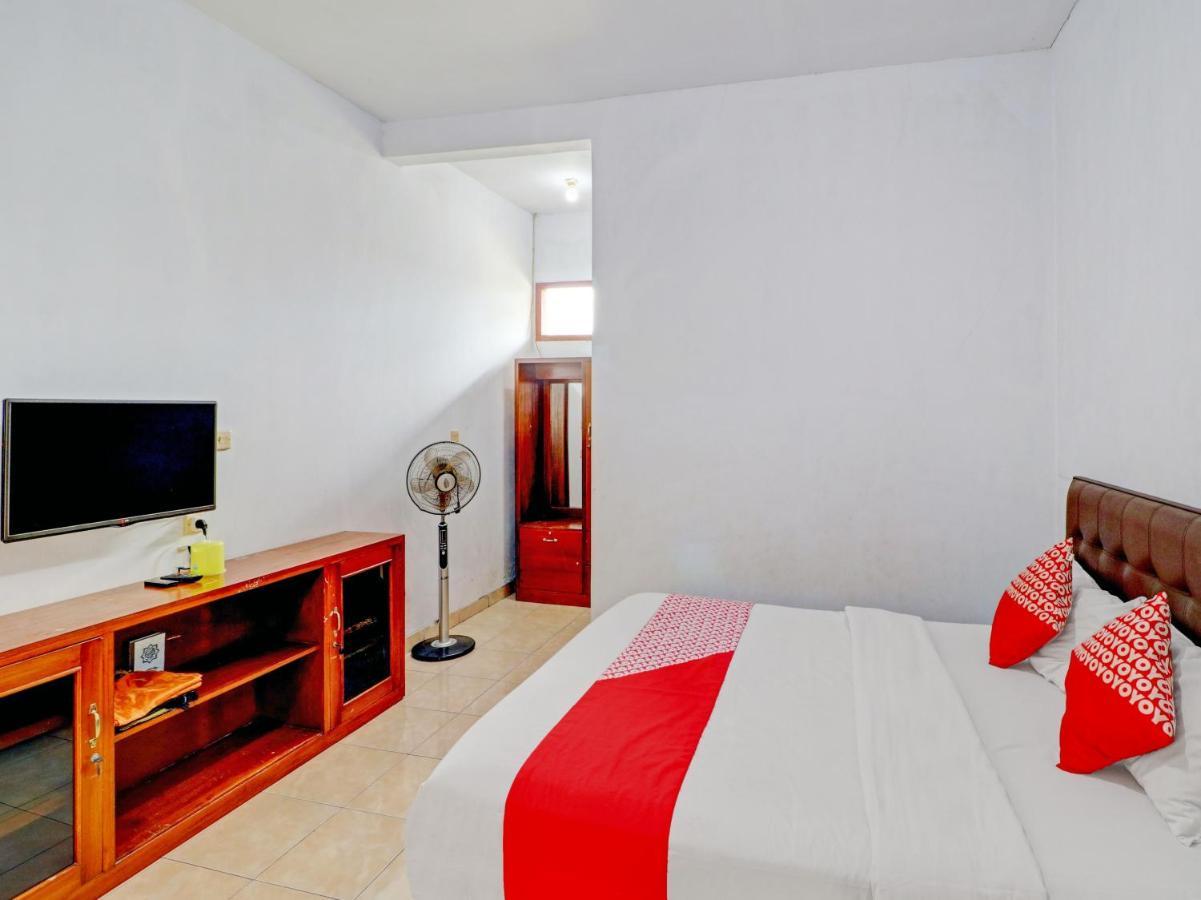 Oyo 90347 Hotel Srikandi Syariah Тасікмалая Екстер'єр фото