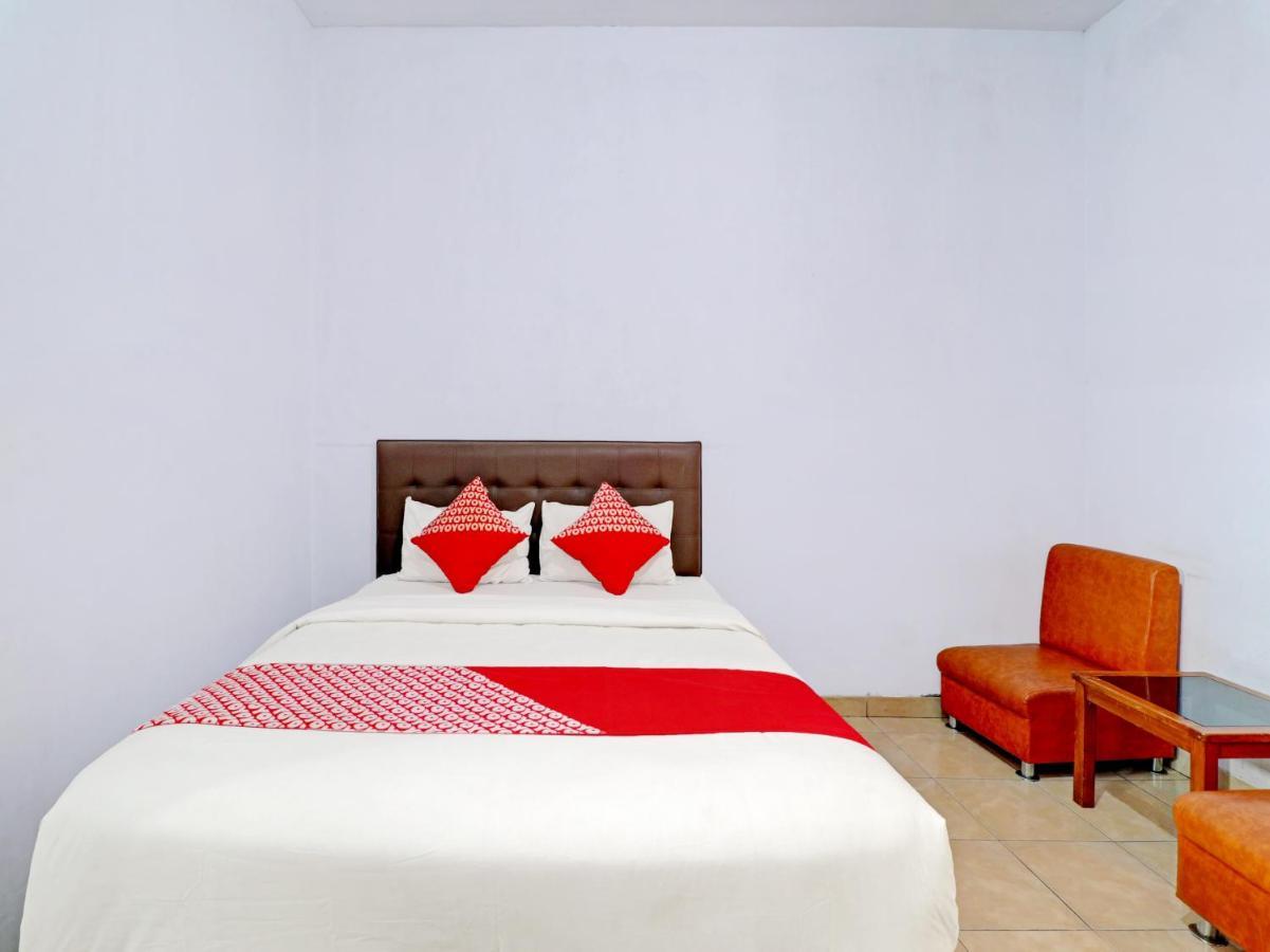 Oyo 90347 Hotel Srikandi Syariah Тасікмалая Екстер'єр фото